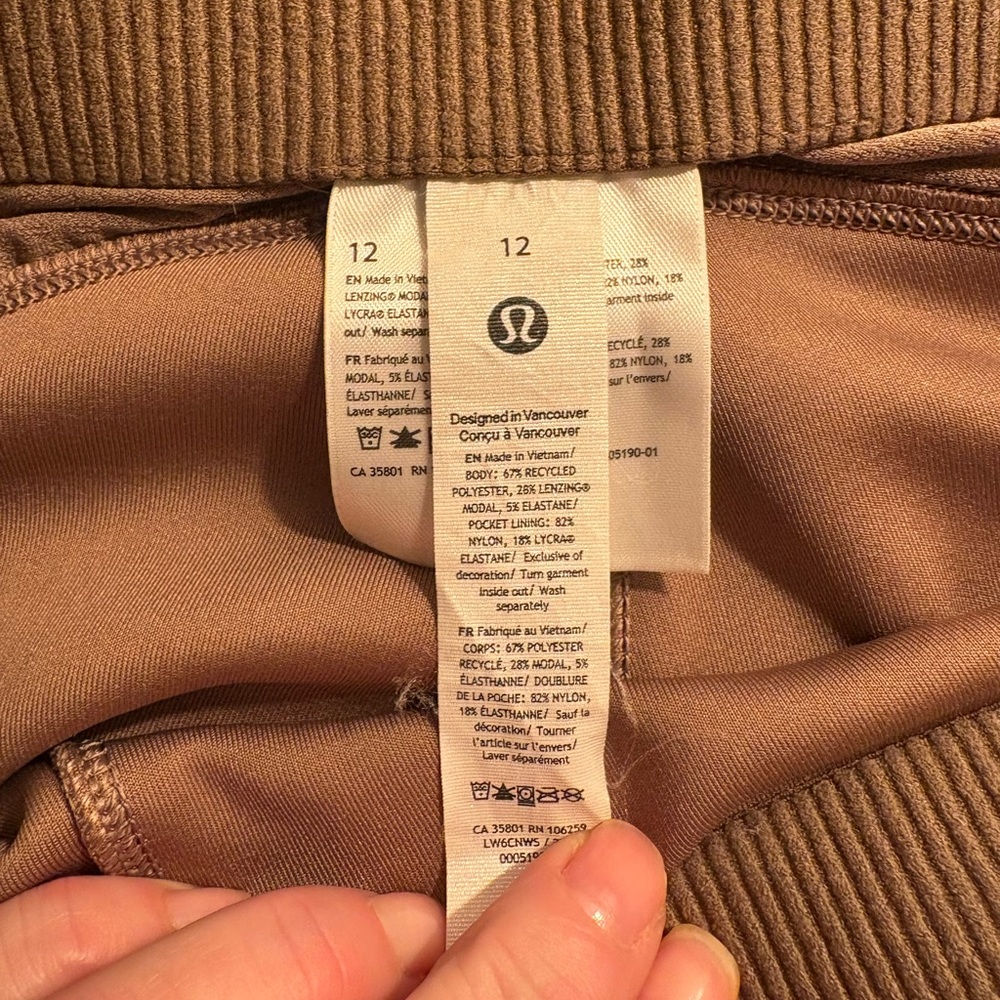 Lululemon Ribbed Softstreme Zip Leg High Rise Cropped Pant 25” size 12 - Picture 11 of 11